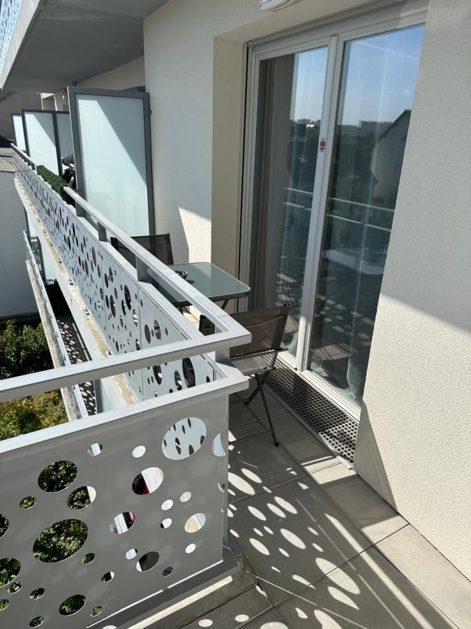 T2 Proche Stade De Frace Paris Tres Calme Design & Parking Prive Apartment Bobigny